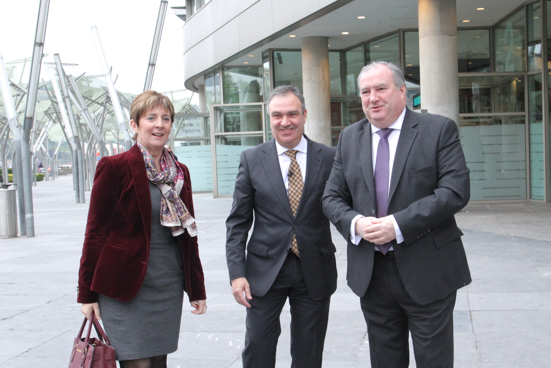 Arantza Tapia, con Roberto Larrañaga, y Eduardo Aréchaga