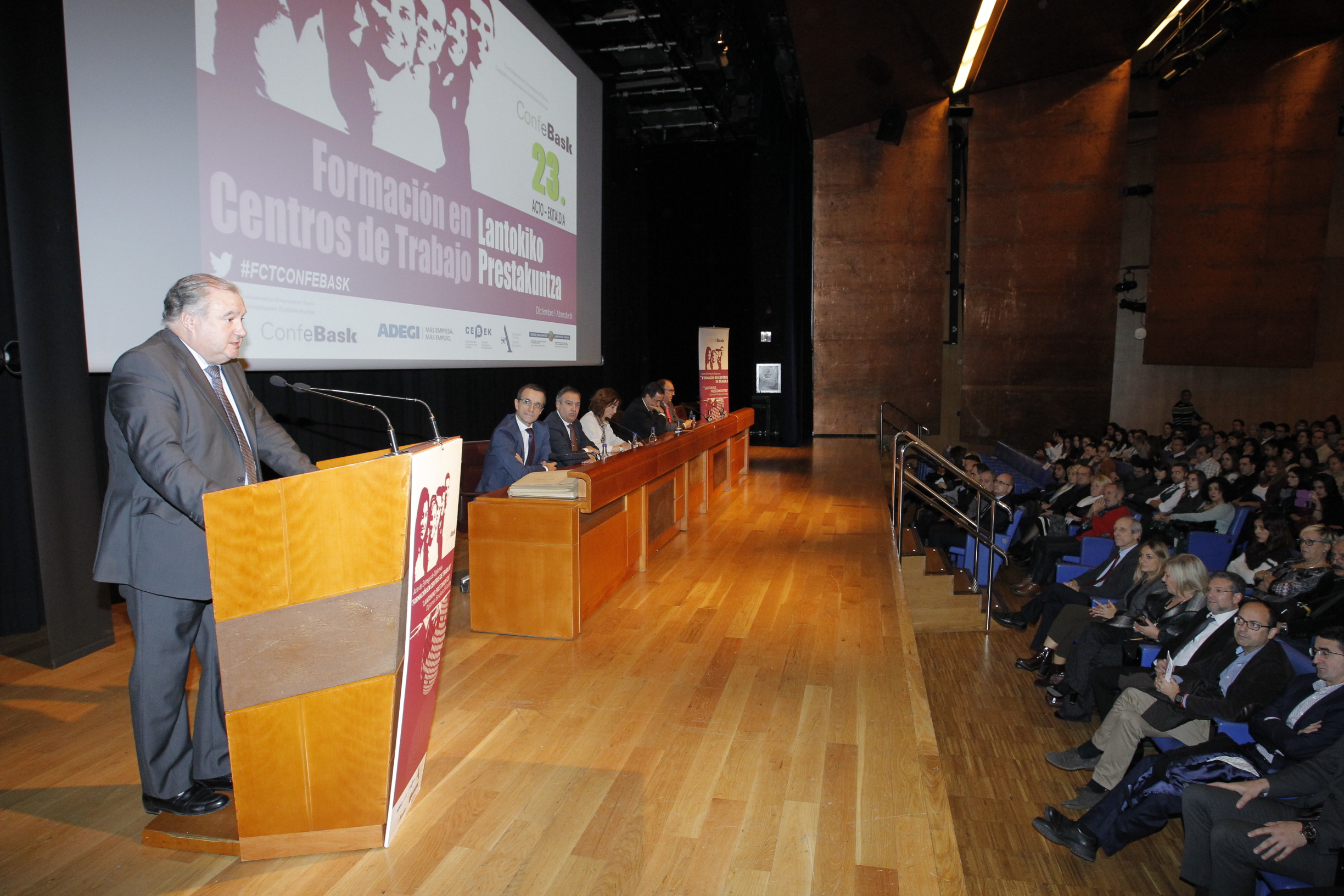 Roberto Larrañaga, presidente de Confebask, durante su intervención