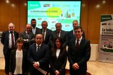 Roberto Larrañaga, en la fila de arriba, junto al presidente del Grupo Mondragon Iñigo Ucín y otros ponentes de la jornada